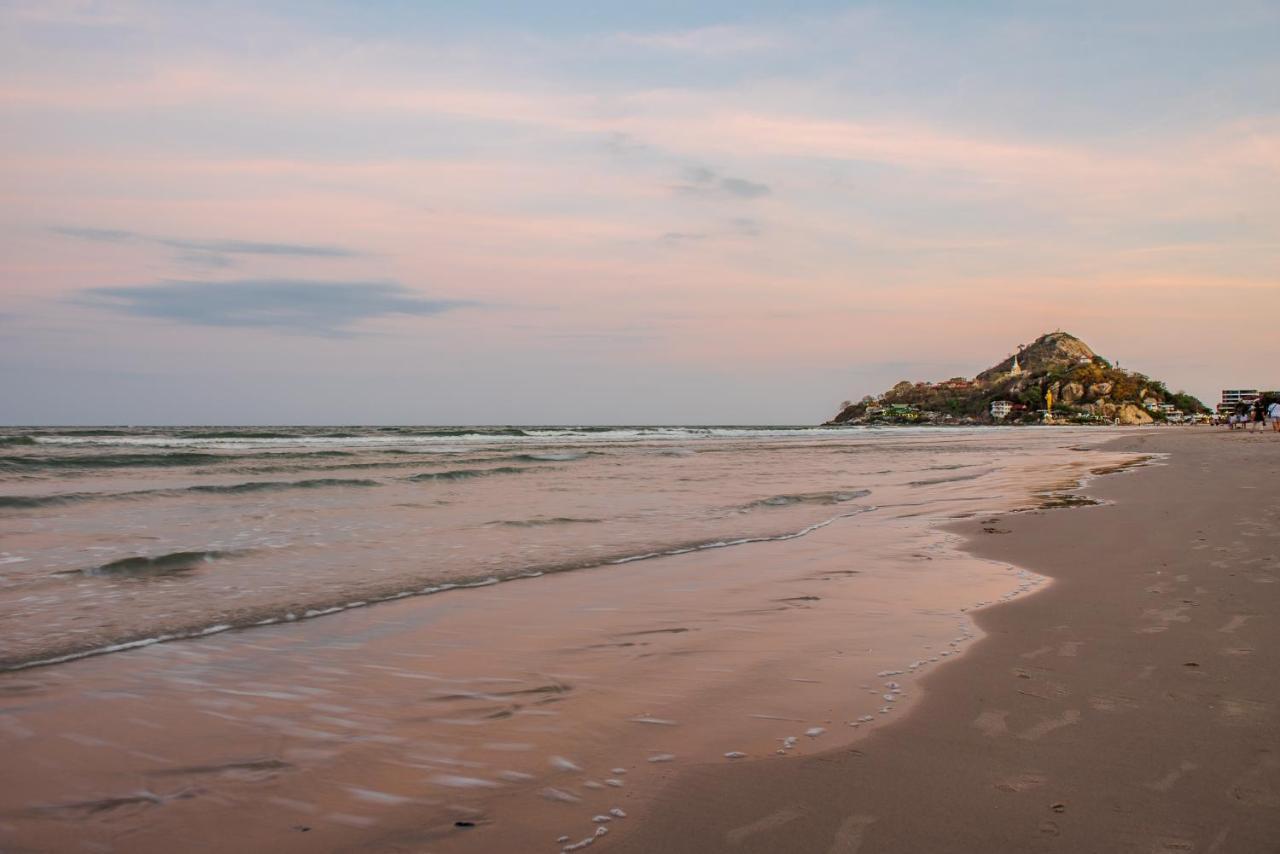Baan Kangmung Hua Hin On The Beach Екстер'єр фото