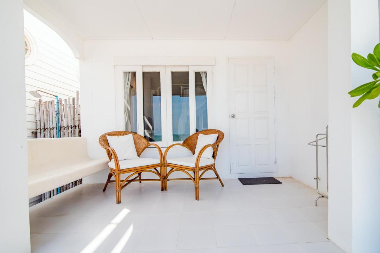 Baan Kangmung Hua Hin On The Beach Екстер'єр фото